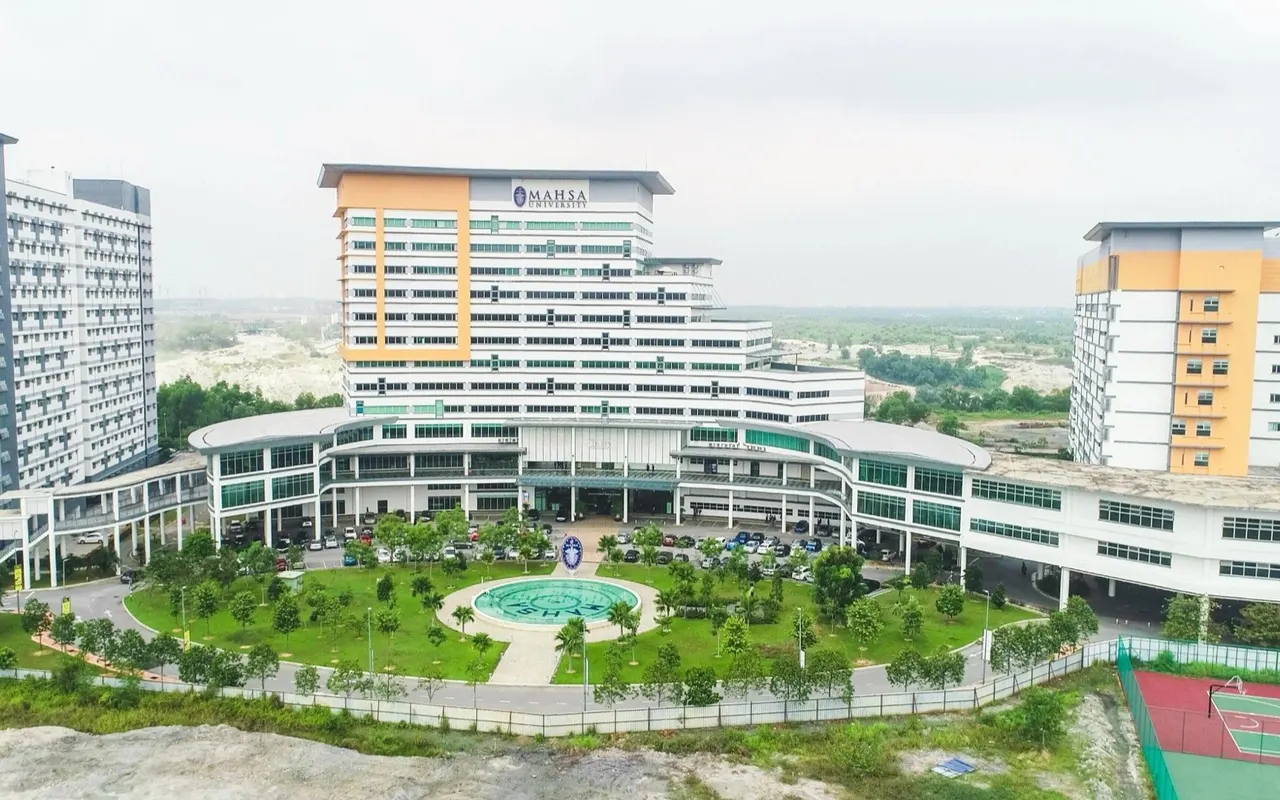 Malayziyadagi MAHSA University bosh binosining yuqoridan ko‘rinishi