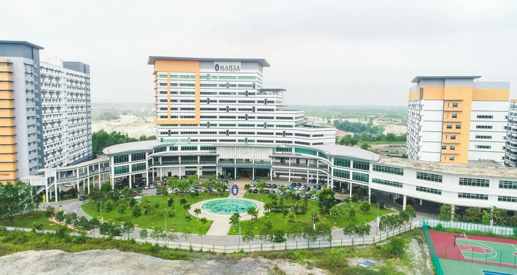 Malayziyadagi MAHSA University bosh binosining yuqoridan ko‘rinishi